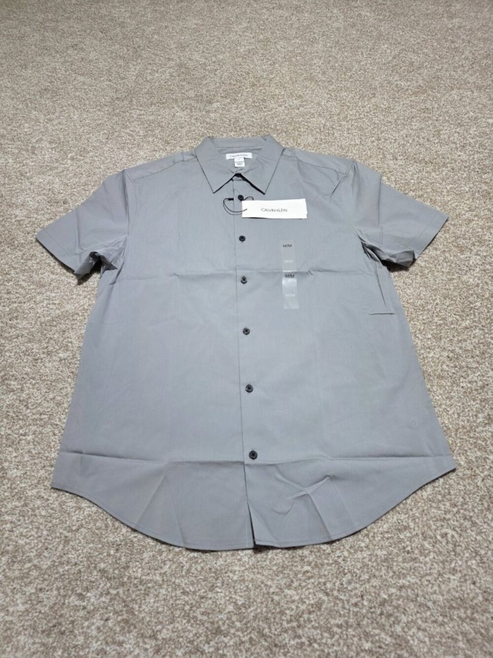 Calvin Klein Men’s Short Sleeve Gray Button Up Dress Shirt Size Medium